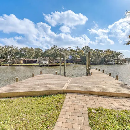 Waterfront Retreat With Outdoor Oasis In Pensacola Villa