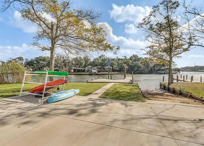 Holiday home Waterfront Retreat W/ Outdoor Oasis In *