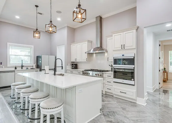 Waterfront Retreat W/ Outdoor Oasis In * Pensacola